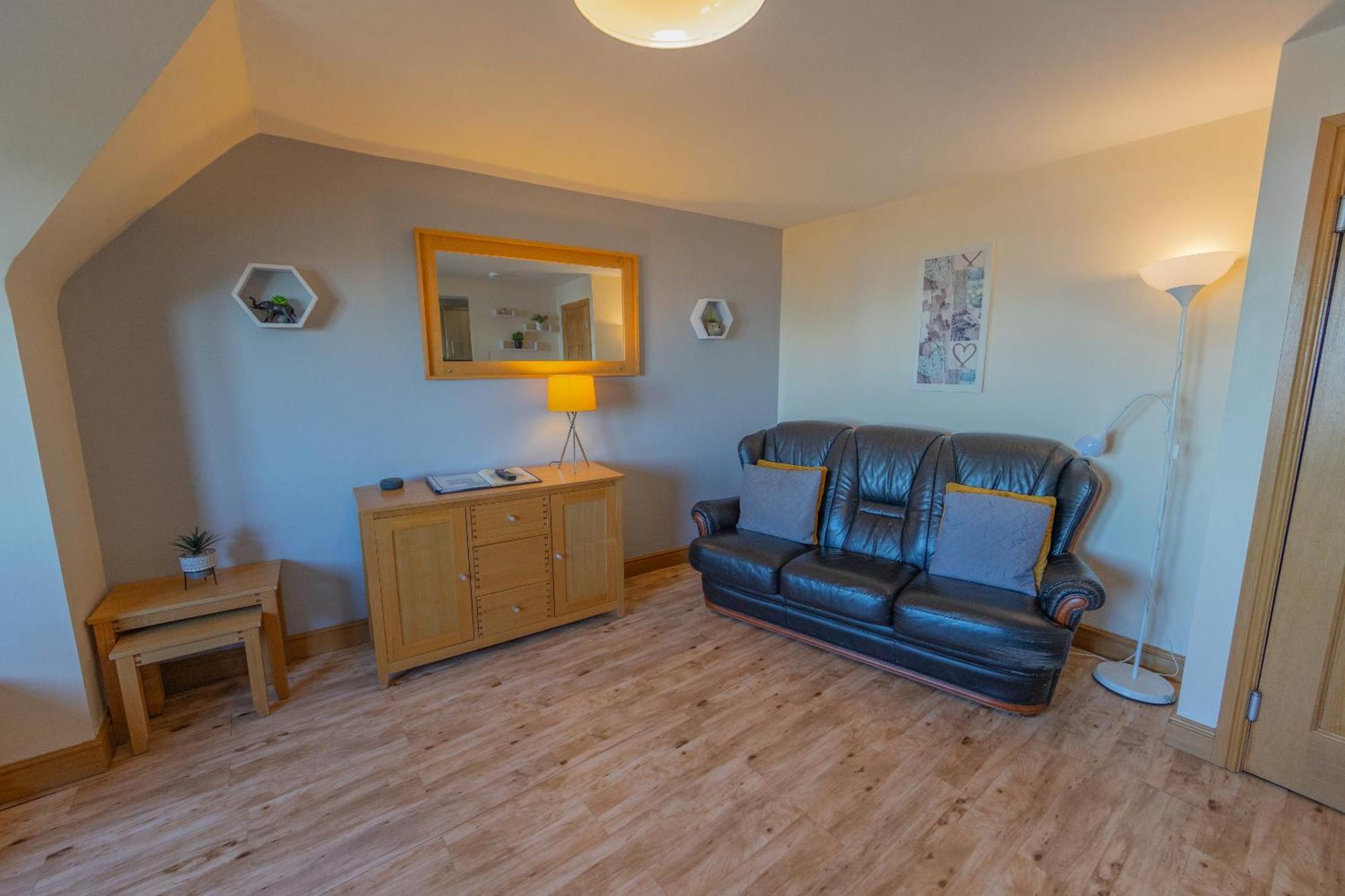 Quay Head View Aparthotel Stranraer Rum bild