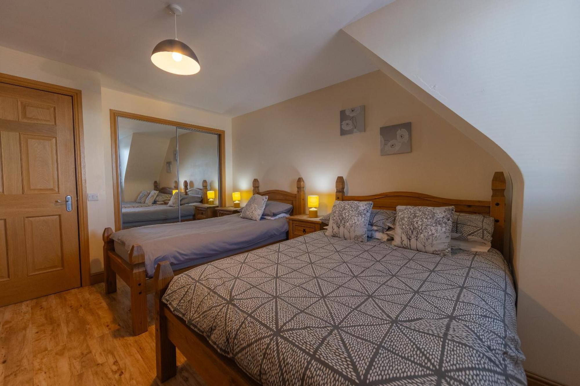 Quay Head View Aparthotel Stranraer Rum bild