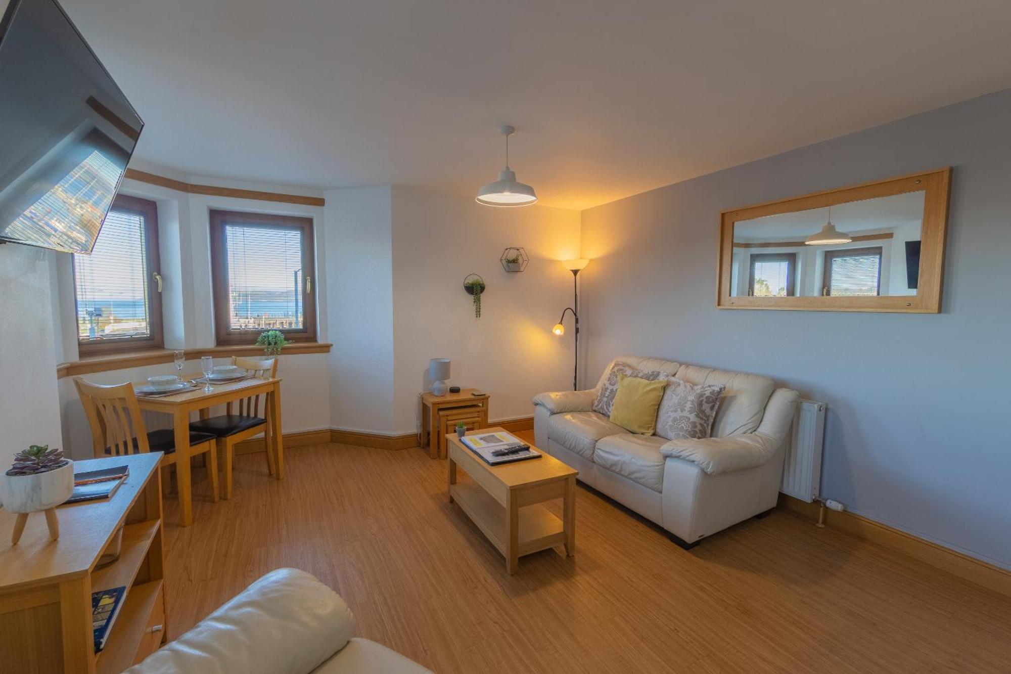 Quay Head View Aparthotel Stranraer Rum bild