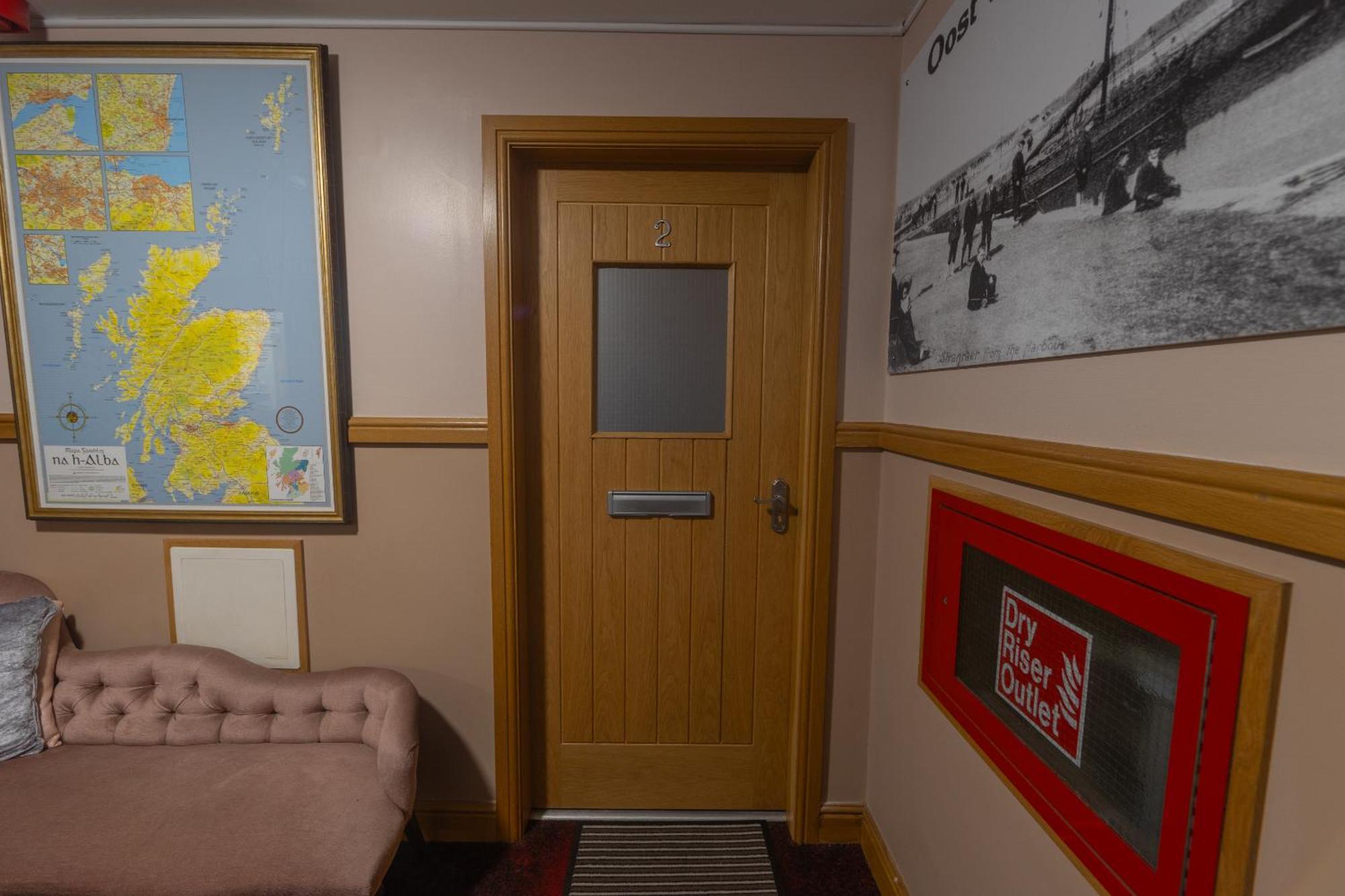 Quay Head View Aparthotel Stranraer Rum bild